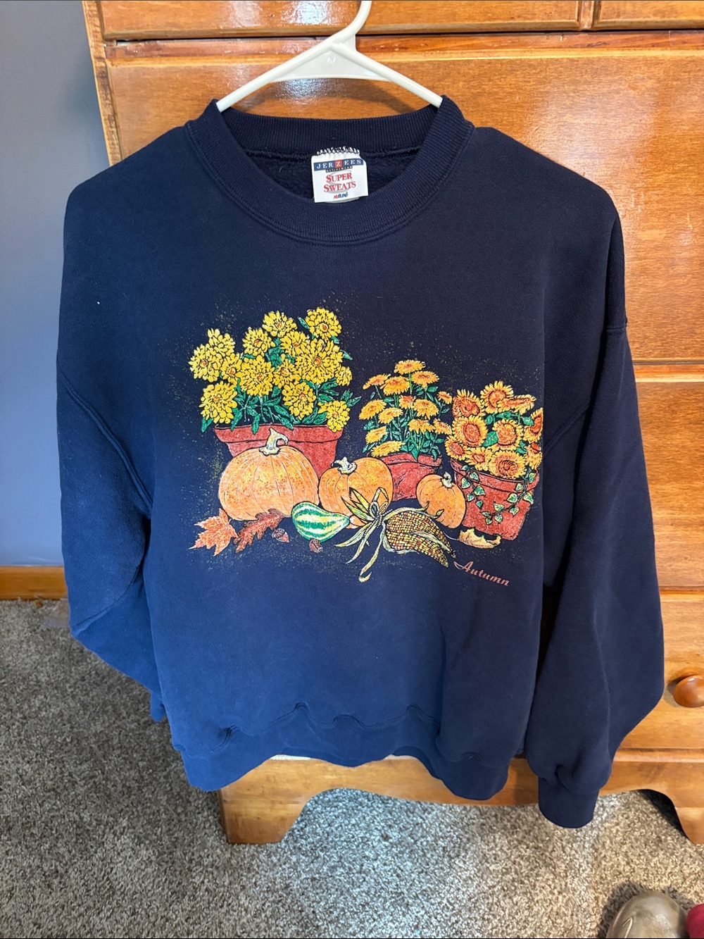 Navy Vintage Autumn Harvest Sweatshirt w/ Pumpkin & Mums Woman’s Size Large